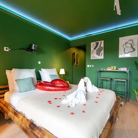Appartamento Jungle Jacuzzi, Sauna & Video-projecteur Cannes
